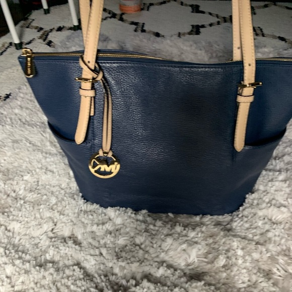 Michael Kors Jet Set Travel Navy Blue bag. - Picture 1 of 6